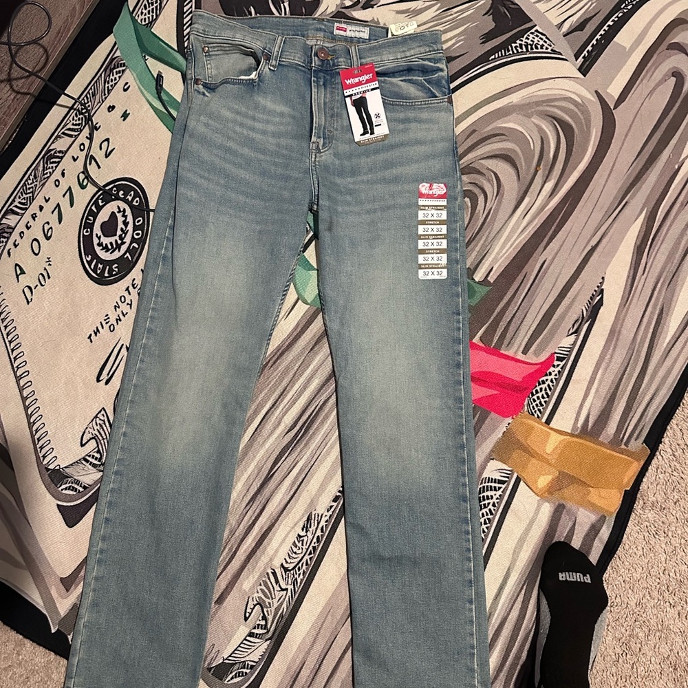 Wrangler Men's Light Blue Straight Jeans